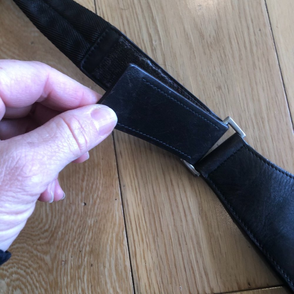 Authentic Prada leather crossbody - Picture 3 of 13